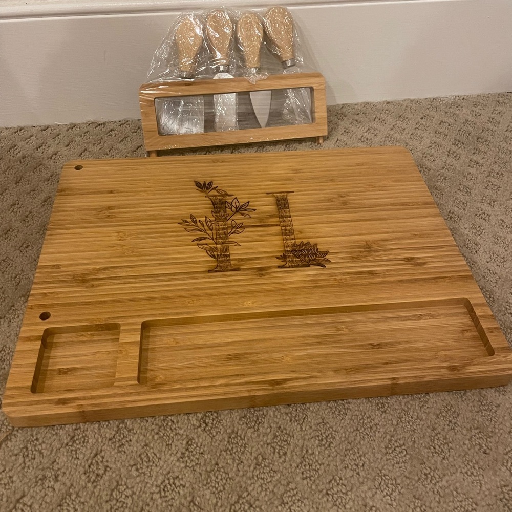 Brand New!! Teehive “H” Charcuterie Board with cheese knives